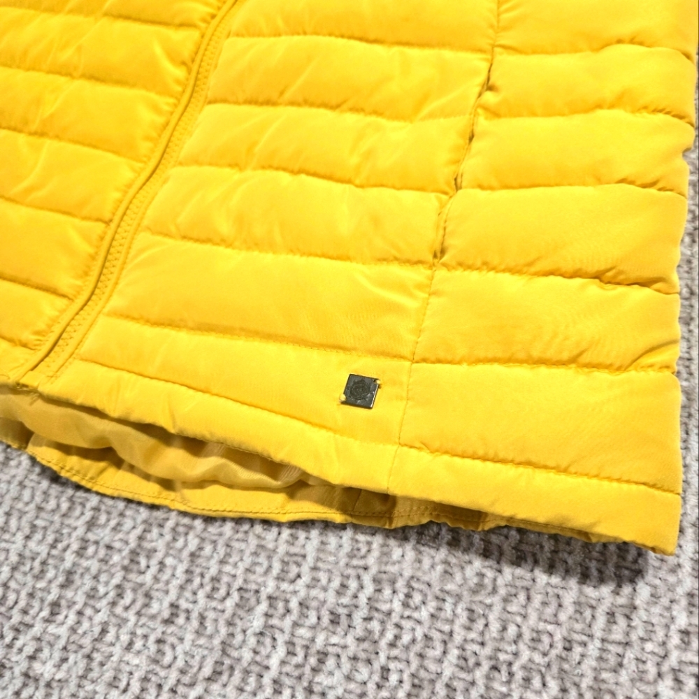 Ruff and Hewn Yellow Quilted Vest with Patterned Collar Women's Size Medium - Picture 2 of 8